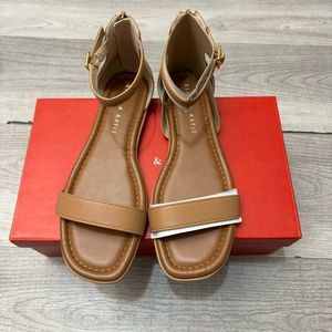 NEW WITH BOX Kelly & Katie Nymie Sandal size 7